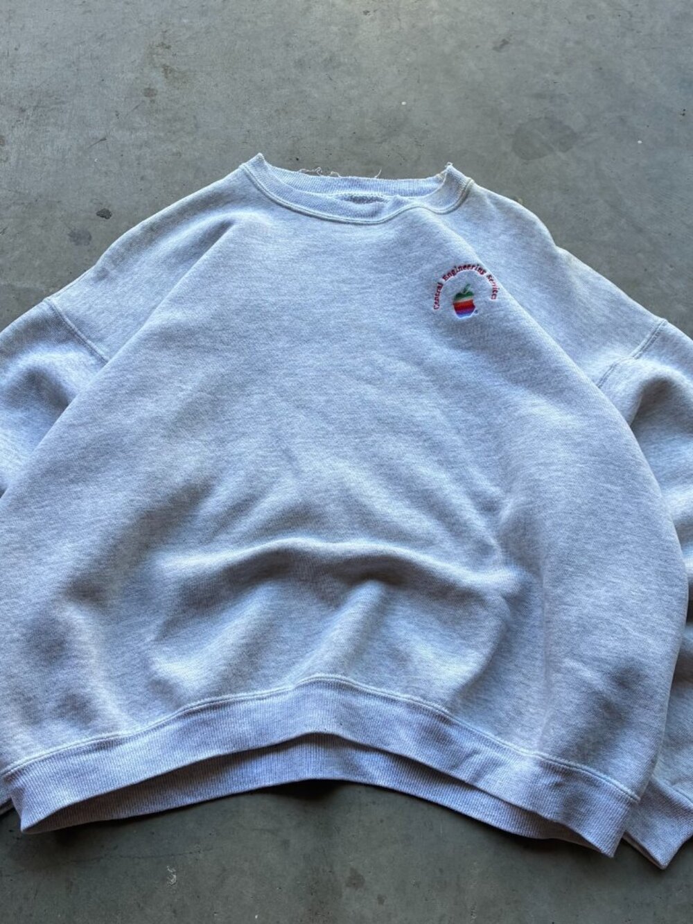 Vintage 90s Apple Computer Embroidered Logo Crewneck Sweatshirt Gray XL Fit